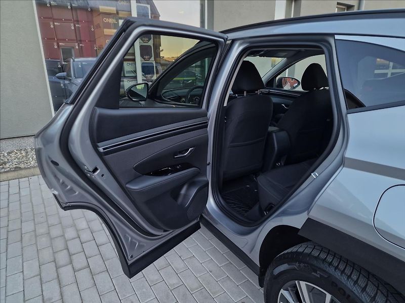 Hyundai Tucson 1.6 T-GDI 110kW Smart,ČR,1Maj - fotka 18 z 48