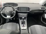Peugeot 308 (2020) 1.2 PT, Allure, navi, panor - náhled 8