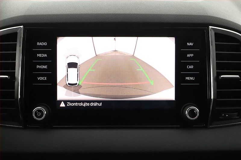 Škoda Karoq (2019) 1.6 TDI, Automat, Tempomat - fotka 13 z 17
