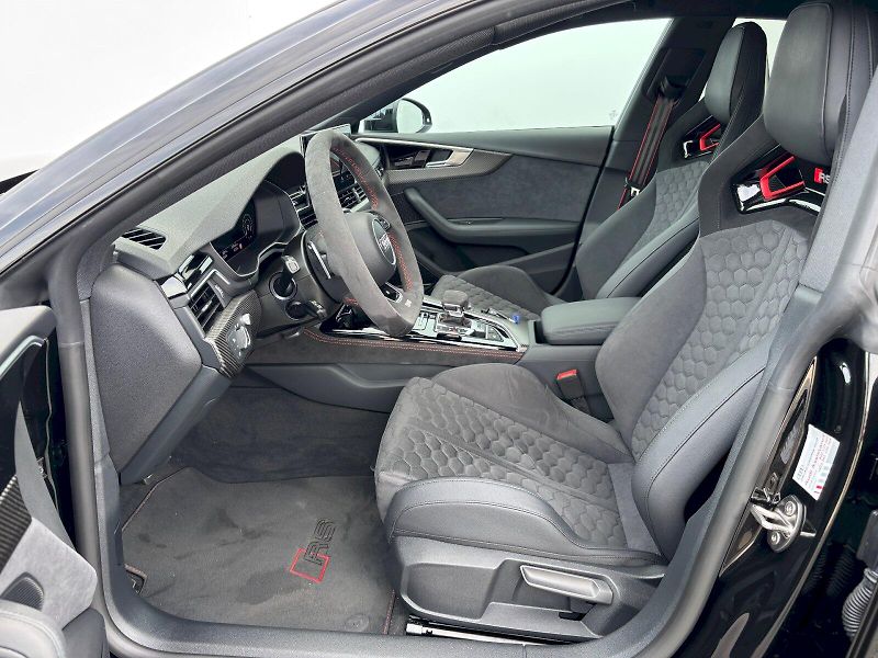 Audi RS 5 (2025) Sportback 2.9 TFSI 346kW Quatt - fotka 5 z 35