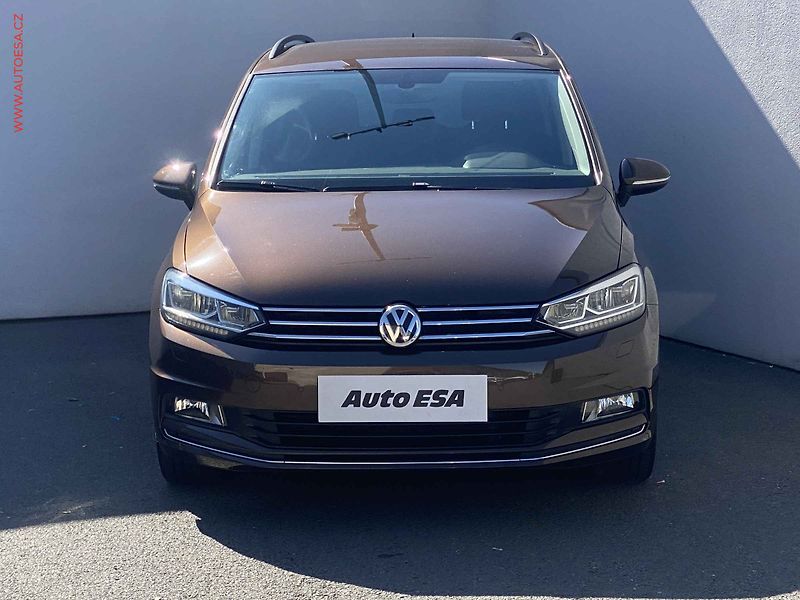 Volkswagen Touran (2015) 1.4 TSi, Highline, DSG, LED - fotka 2 z 18