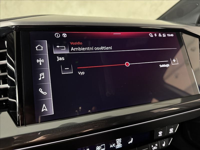 Audi Q4 e-tron 35 S-Line LED HUD Kamera - fotka 32 z 45