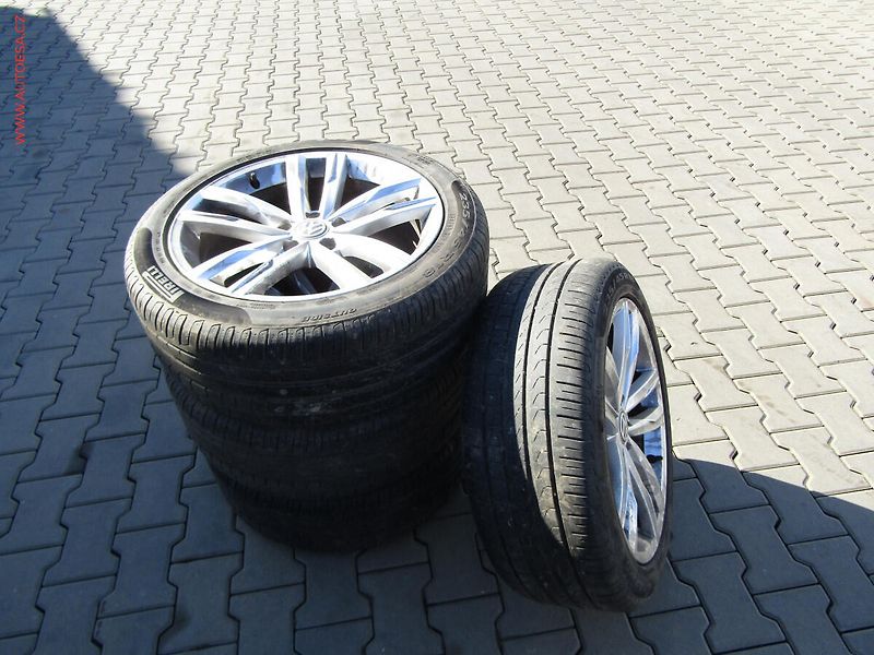 Volkswagen Passat (2014) 2.0 TDi 4x4, ČR, DSG - fotka 19 z 20