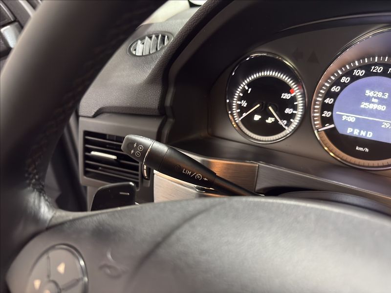 Mercedes-Benz GLK 2,2   220CDI AUTOMAT BI-XEN - fotka 11 z 31