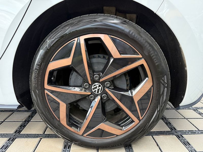 Volkswagen ID.3 PRO S 360° kamera 82kWh - fotka 9 z 41