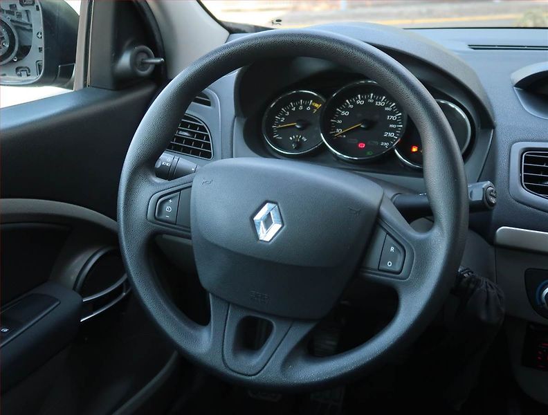 Renault Mégane (2010) 1.6 16V, Tempomat - fotka 17 z 17