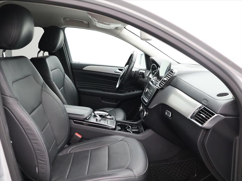 Mercedes-Benz GLE 3,0 350d 190kW 4Matic CZ - fotka 12 z 31
