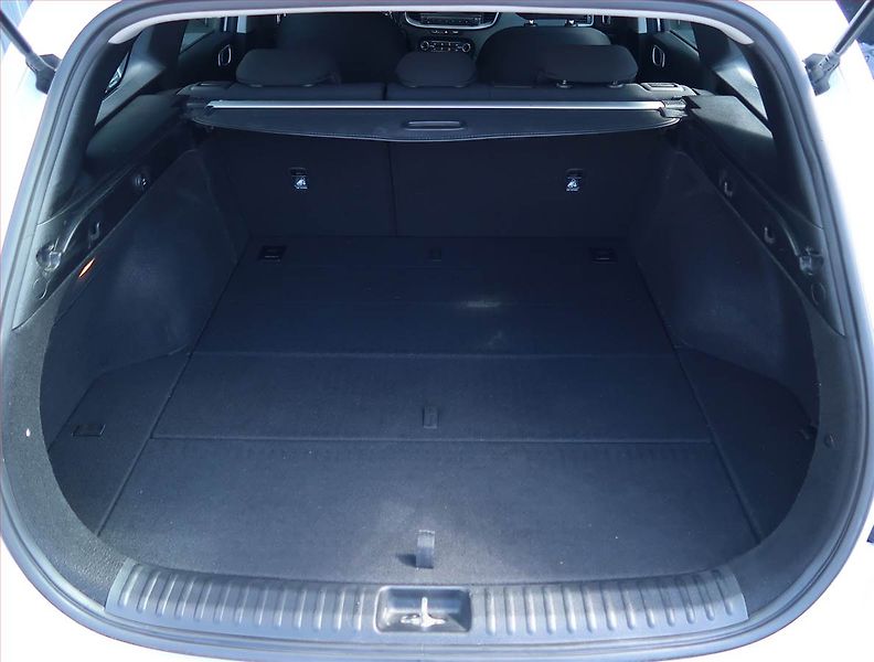 Kia Ceed (2022) Fresh 1.6 CRDi MHEV, ČR,1.maj - fotka 13 z 15
