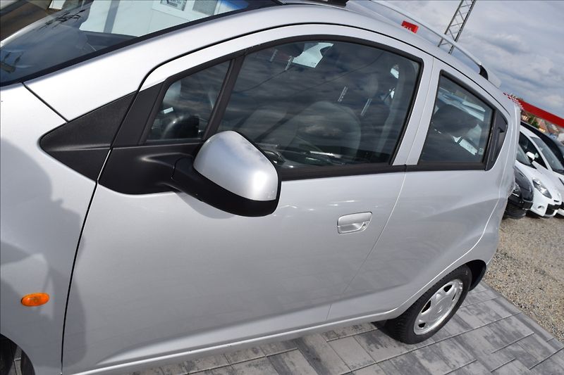 Chevrolet Spark 1,0 1.0I 50KW PO SERVISE - fotka 10 z 35