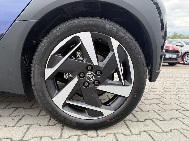 Toyota Aygo 1.5 Hybrid Executive - fotka 9 z 24