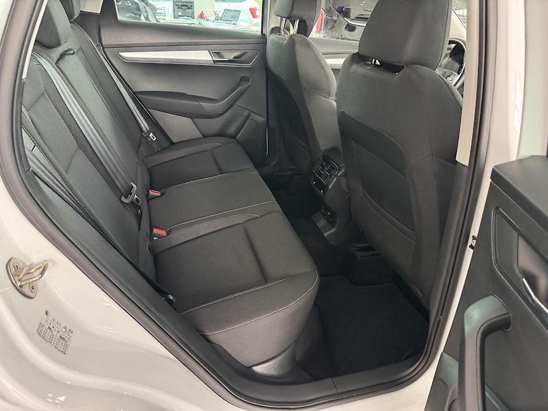 Škoda Karoq (2024) 2,0TDi DSG 4x4 LED TAŽNÉ NAVI - fotka 21 z 37