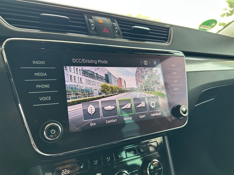 Škoda Superb (2020) 1.5TSi VIRTUAL,KAMERA,SERVIS - fotka 15 z 24