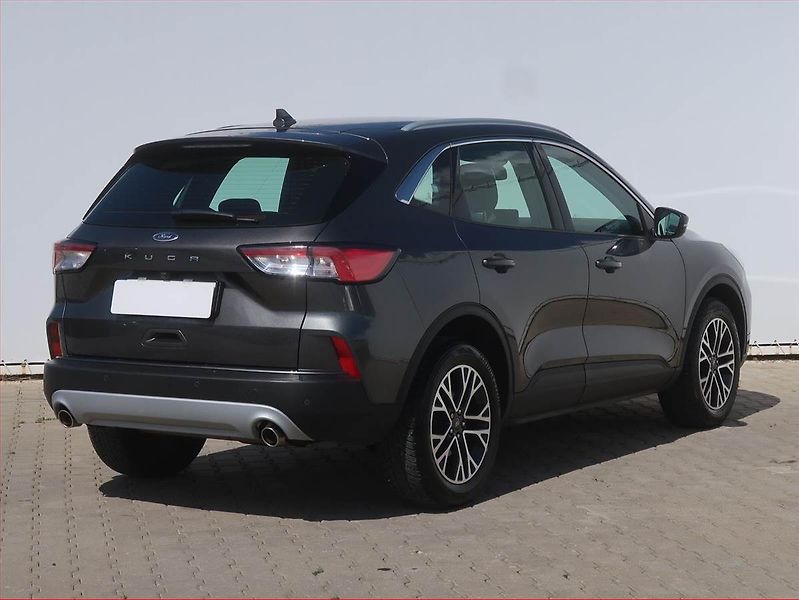 Ford Kuga (2022) Titanium 1.5 EcoBoost - fotka 5 z 16