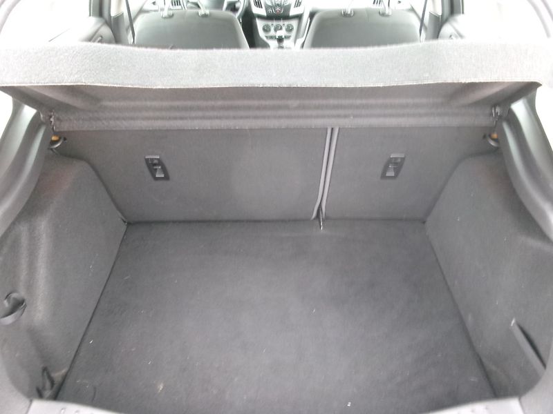 Ford Focus 1,0 ECOBOOST AC ROZVODY - fotka 10 z 28