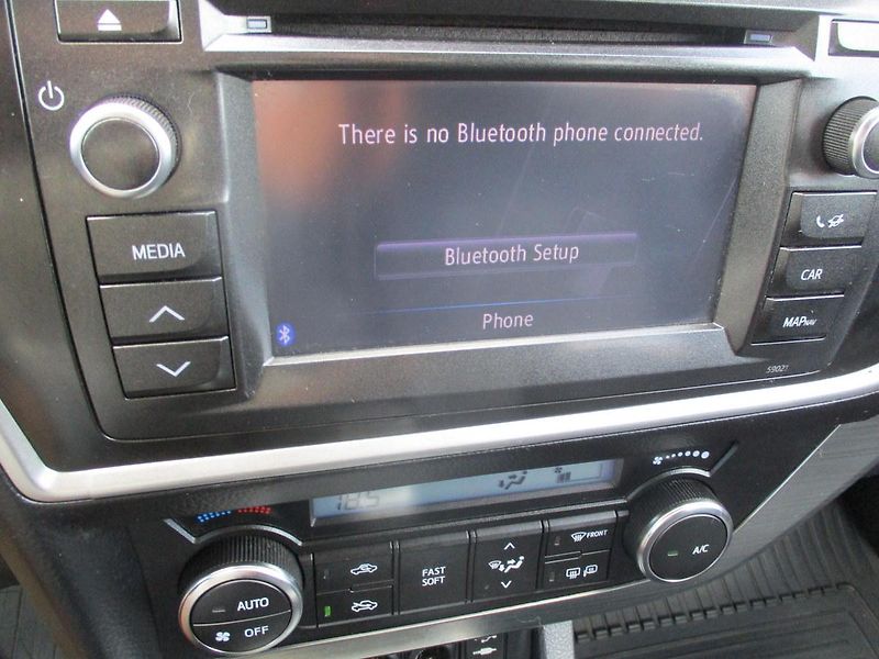 Toyota Auris 1.6i VVTi*AUTOM*NAVI*VÝHŘEV*TZ - fotka 18 z 47