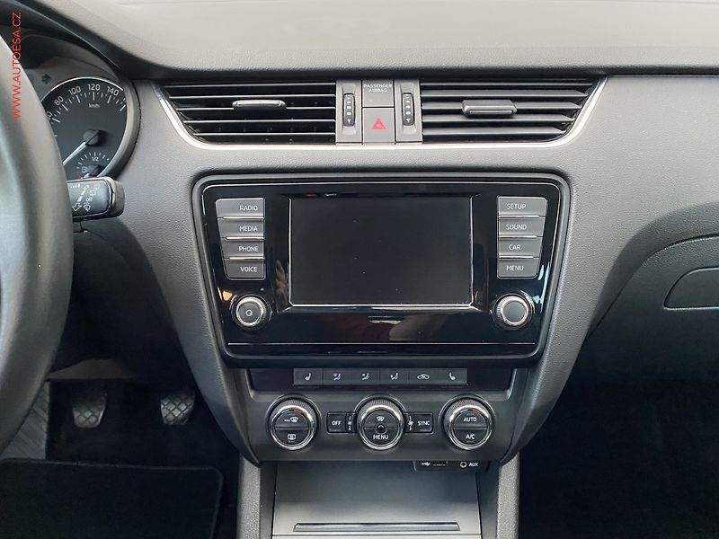 Škoda Octavia (2015) 1.6 TDI, ČR, AC, výhřev sed. - fotka 12 z 17