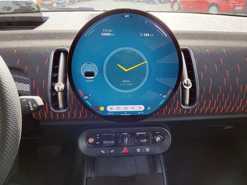 Mini Countryman SE ALL4 ELEKTRO 225kW - fotka 11 z 48