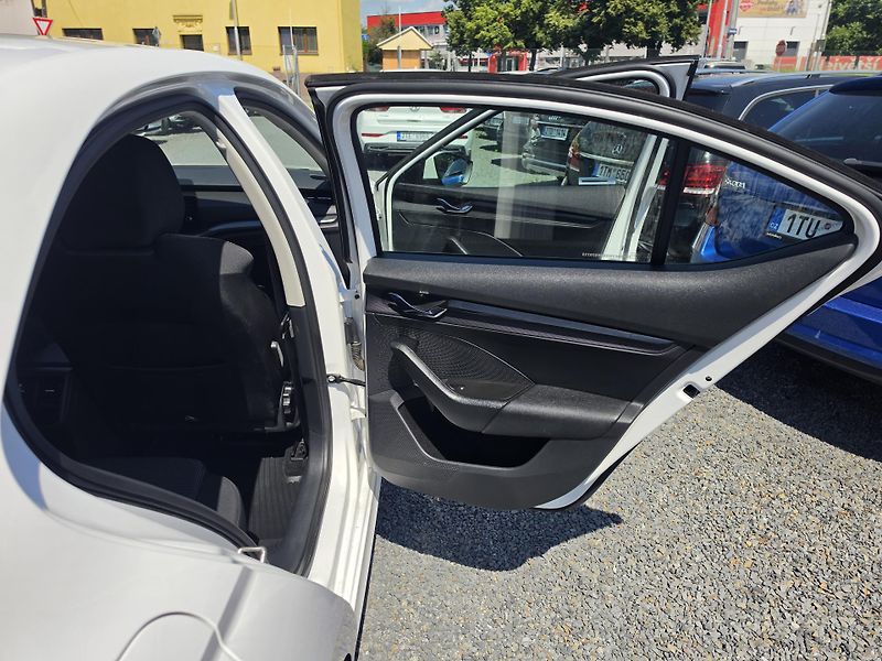 Škoda Octavia 2.0 TDI  - fotka 18 z 23
