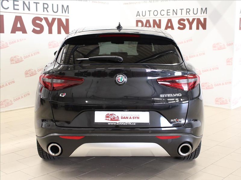 Alfa Romeo Stelvio 2,0 TBi 280k Q4 Kůže Led - fotka 5 z 33