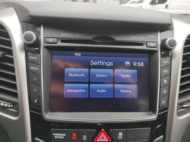 Hyundai i30 1.6 CRDI 94kw Trikolor - fotka 25 z 43