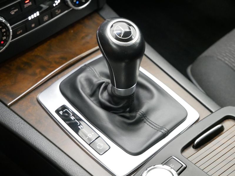 Mercedes-Benz Třídy C - fotka 25 z 29