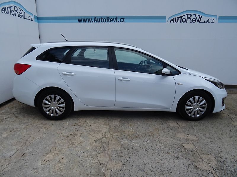 Kia Ceed (2017) 1.6GDi,99kW,1majČR,s.kni,klima - fotka 5 z 23