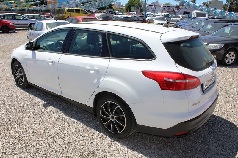 Ford Focus (2015) 1,6TDCI KLIMA ELOKNA  KOUP.CZ - fotka 5 z 16