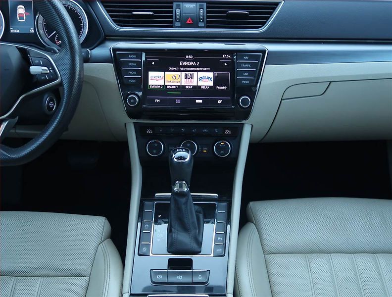 Škoda Superb (2016) Elegance 2.0 TSI, Automat - fotka 12 z 22