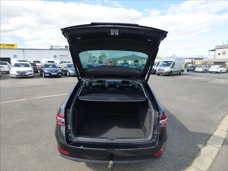 Škoda Superb 2,0 TDI DSG CRYSTAL LIGHT  Sty - fotka 11 z 78
