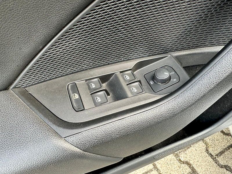 Škoda Octavia (2023) 2.0 TDI 85kW Ambition Combi - fotka 8 z 22