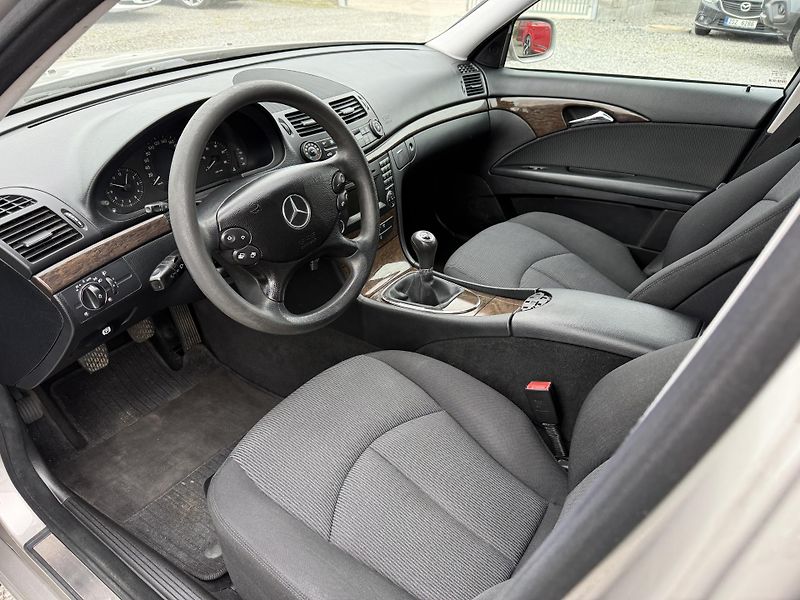 Mercedes-Benz Třídy E E 220CDi Manuál - fotka 9 z 17
