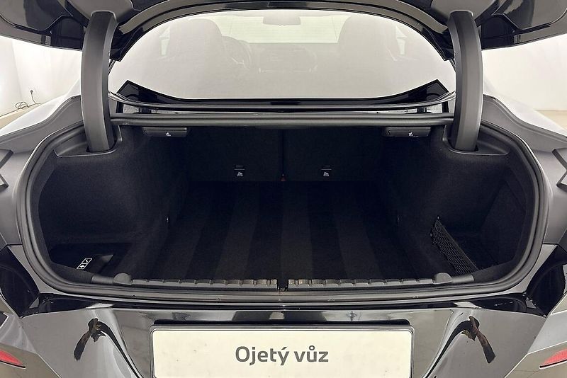 BMW Řada 8 840d xDrive - fotka 9 z 25