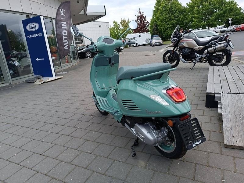 Vespa Primavera 125 3V ABS (2026) Verde 80th (sleva 10.000.-) - fotka 5 z 11