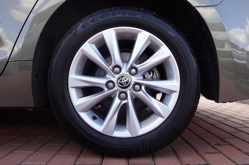 Toyota Corolla 2,0HSD e-CVT Comfort Tech - fotka 8 z 33