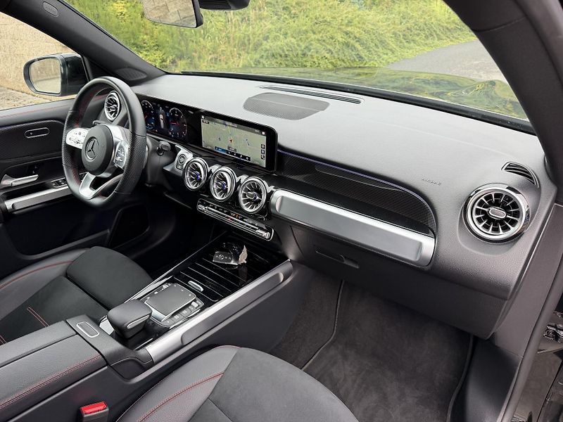 Mercedes-Benz GLB 200D AMG LINE automat závěs  - fotka 16 z 23