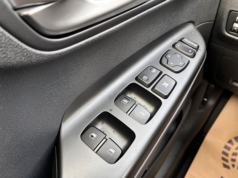 Hyundai Kona 65kWh-150KW POWER REZERVACE - fotka 33 z 45
