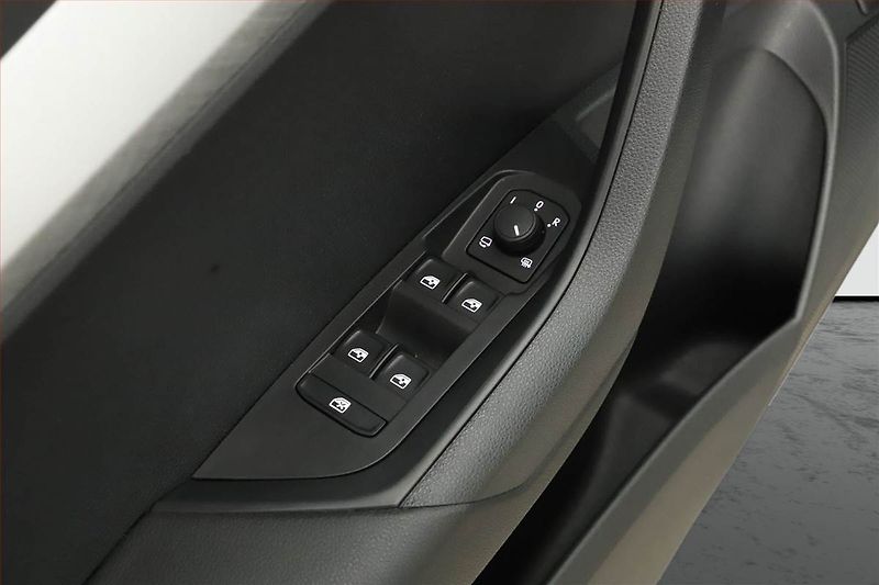 Škoda Karoq (2024) Fresh 2.0 TDI - fotka 16 z 17