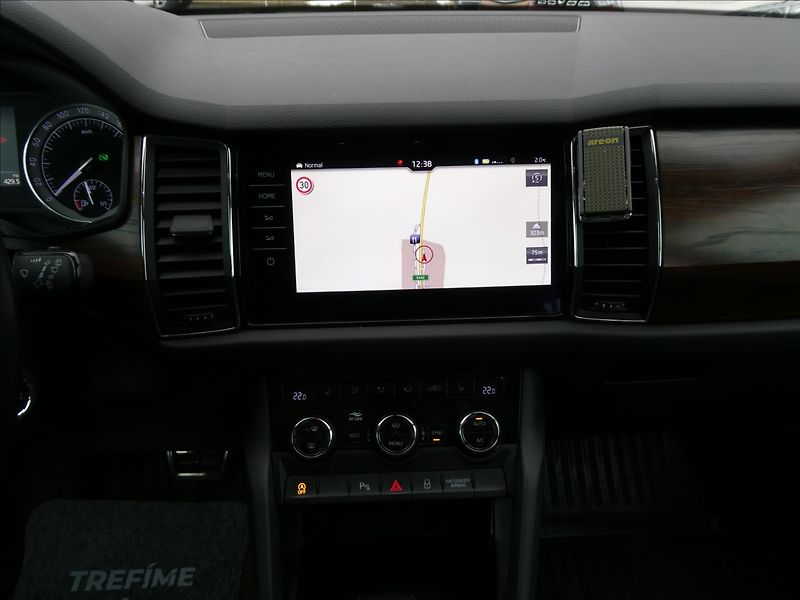Škoda Kodiaq 2,0 TDi 140kW SCOUT,DSG,závěs - fotka 33 z 50