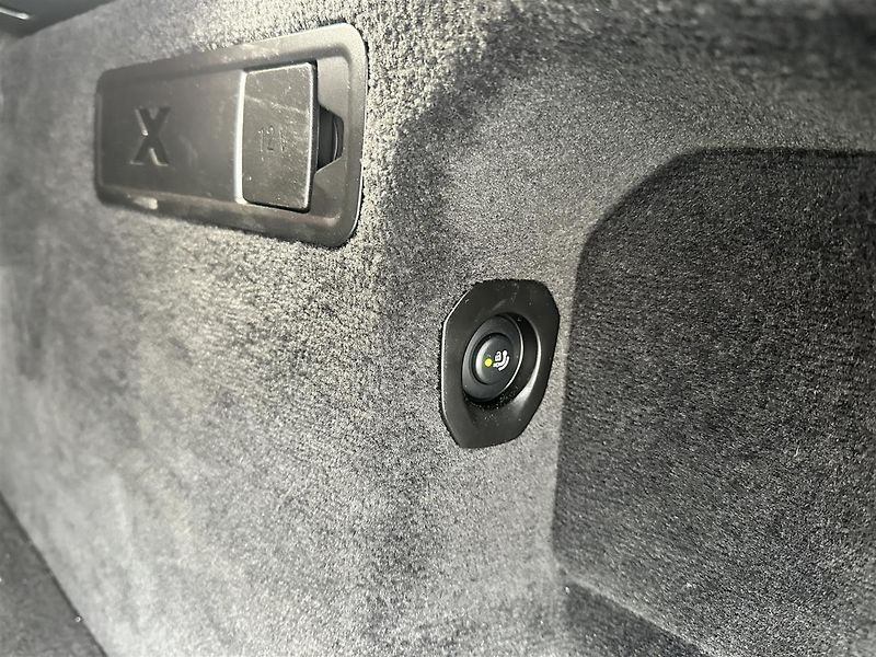 BMW X6 xDrive40d - fotka 8 z 22