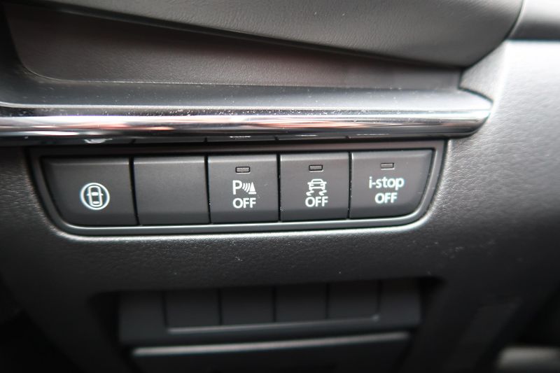 Mazda 3 SDN 2,0G 122k Plus - fotka 15 z 17