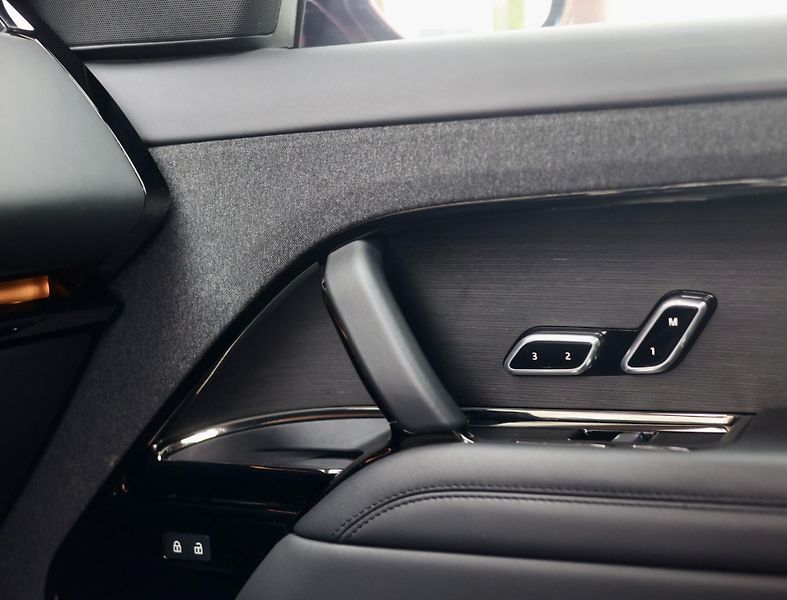 Land Rover Range Rover Sport (2022) 3.0 V6 ehybrid - fotka 40 z 45