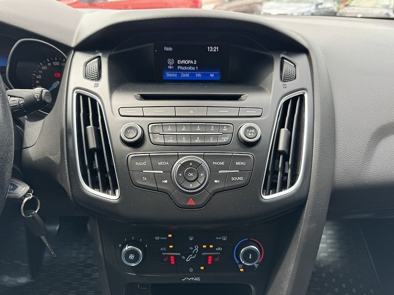 Ford Focus (2016) 1.6i Ti-VCT Klima Winter Paket - fotka 12 z 50
