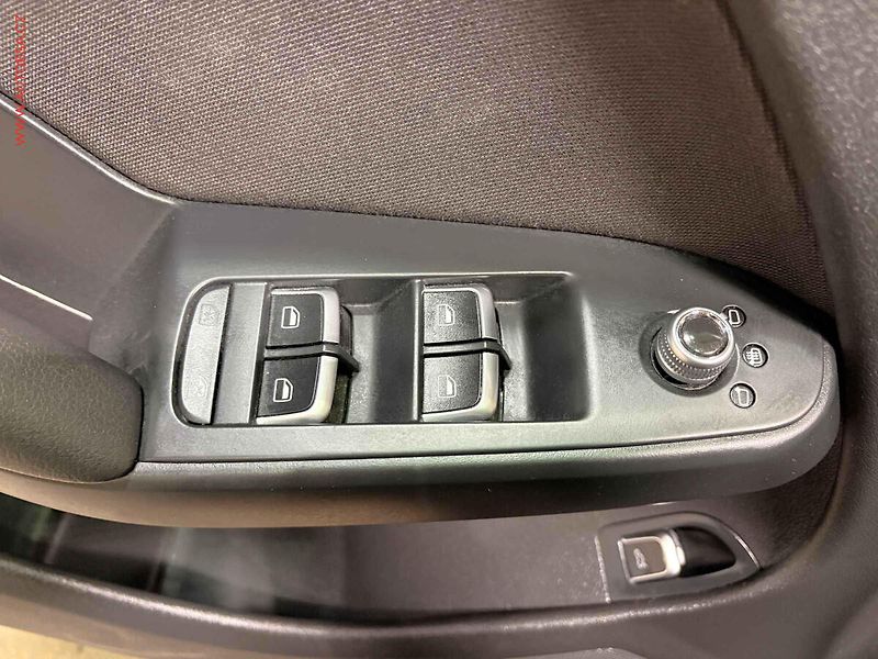 Audi A4 (2015) 2.0 TDi, TZ, bixen, +ALU - fotka 12 z 15