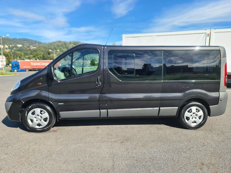 Opel Vivaro (2012) LONG 2.0 CDTi KLIMA 9-MÍST SER - fotka 2 z 42