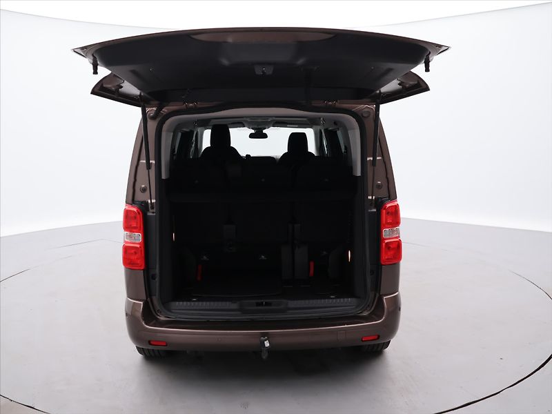 Peugeot Traveller 2,0 BlueHDi 110kW Aut.klima CZ - fotka 9 z 35