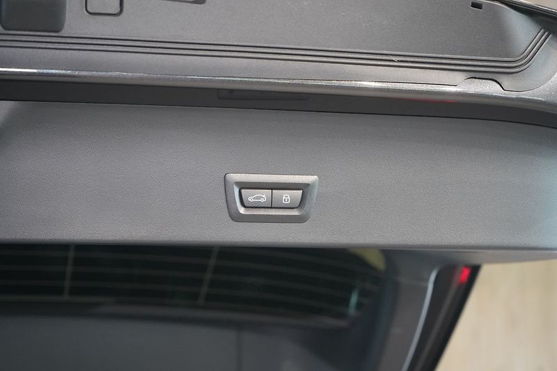 BMW X3 M50 xDrive, Nezávislé, Tažné - fotka 18 z 50