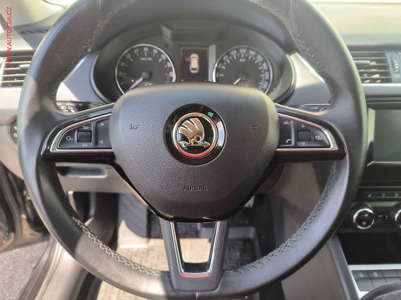 Škoda Octavia (2015) 2.0 TDi 4x4, Style, bixen - fotka 15 z 19