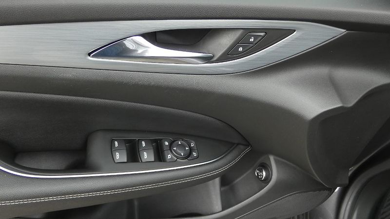 Opel Insignia ST 2,0 T 4x4 GSi - fotka 9 z 27