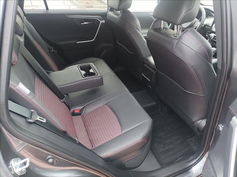Toyota RAV4 2,5 PHEV Selection - fotka 7 z 18