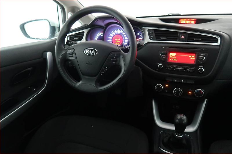 Kia Ceed (2017) 1.4 CVVT, Serv.kniha - fotka 7 z 15